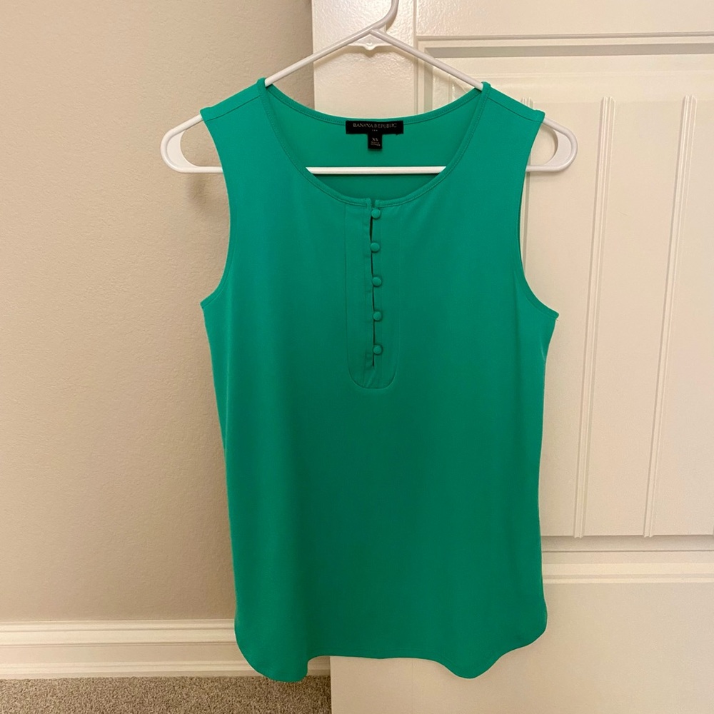 Green Sleeveless Top